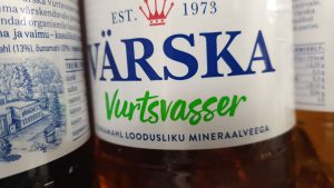 Vurtsvasser Trinkwasser Flasche. Echt jetzt? Furzwasser?