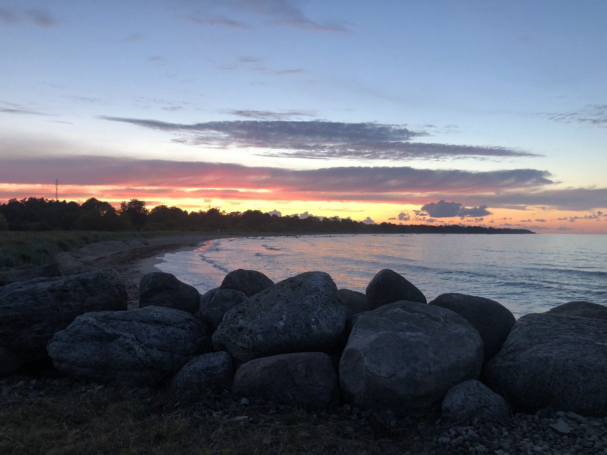 Abendrot am Meet in Lettland in Kaltene