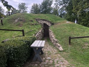 Kartoffel Lager in einem Bunker oder einer Hobbithöhle?