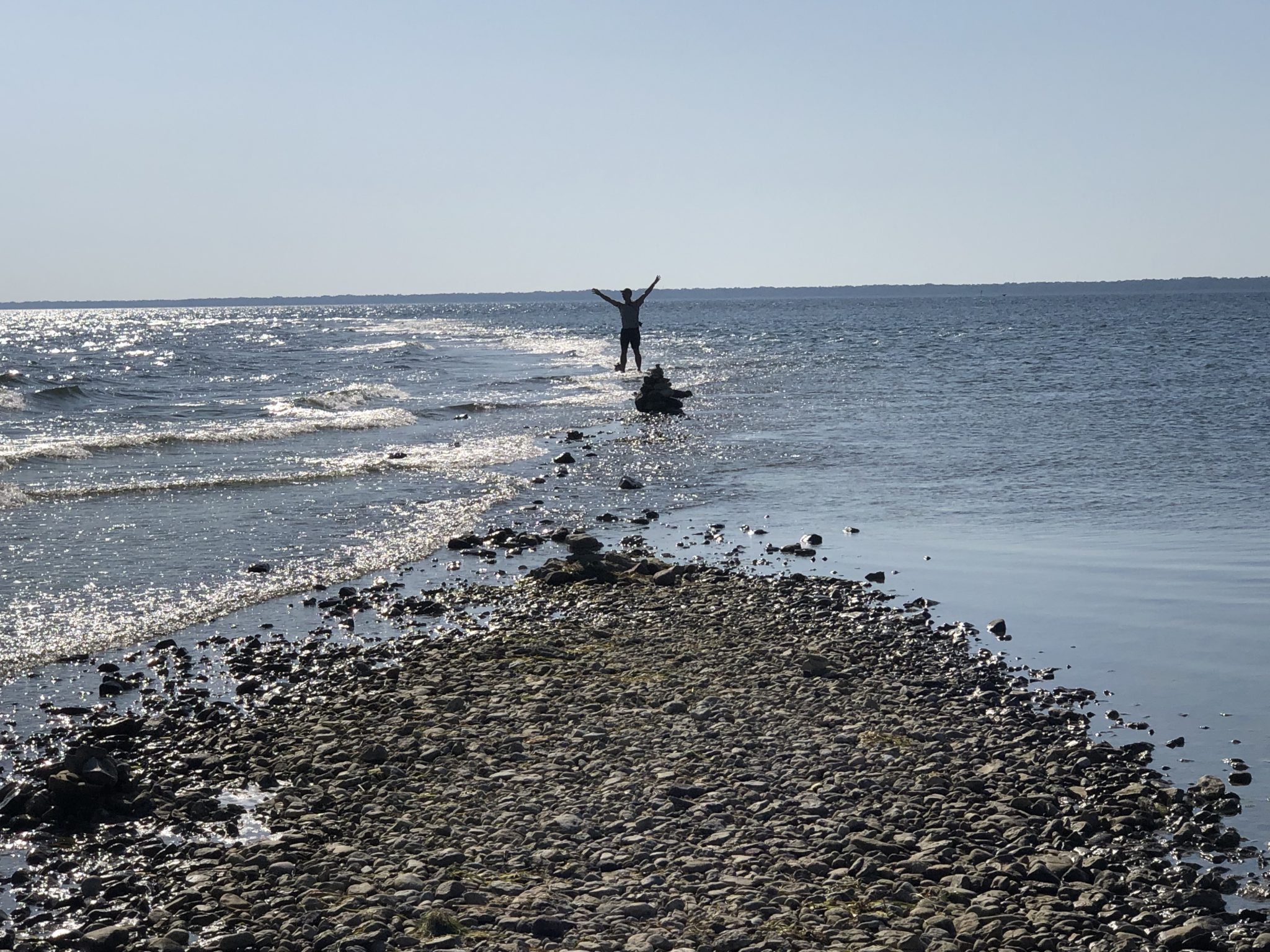 Landzunge mit Kiesstrand im Süden von Kassari 