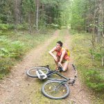 Ursula und Fahrrad im Spinnen Wald