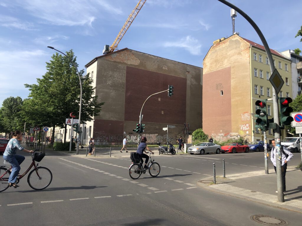 Eine Ecke des Hauses fehlt in Berlin